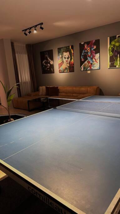Super House Blloku - 3 Rooms Tirana Bagian luar foto