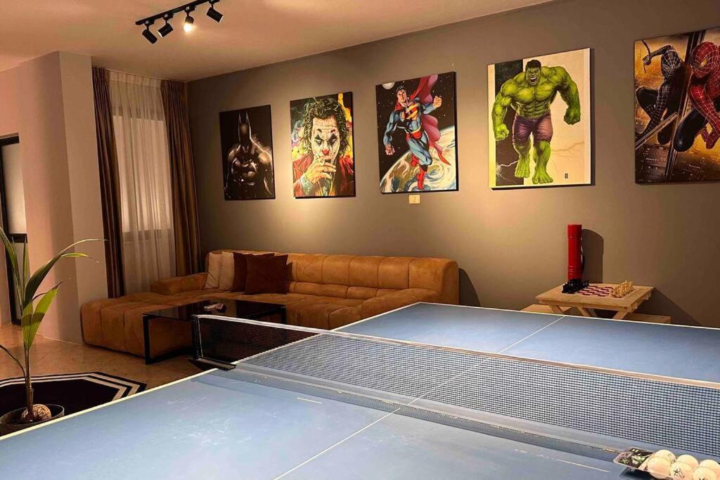 Super House Blloku - 3 Rooms Tirana Bagian luar foto
